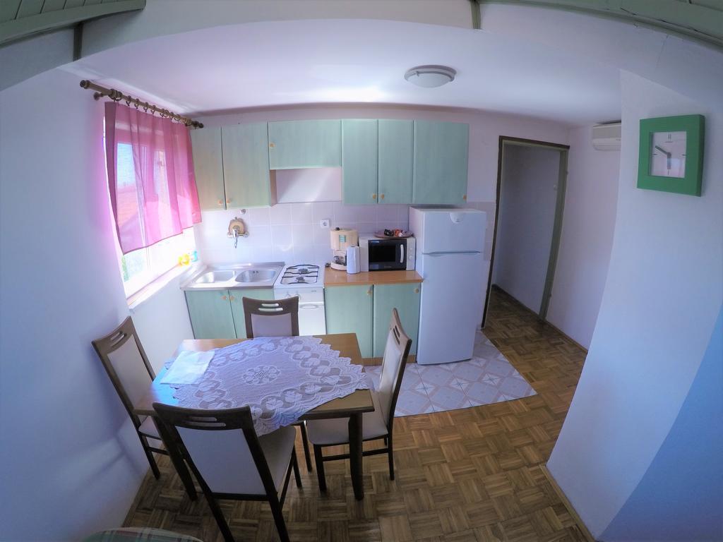 Orange City Apartment'S Repic 비오그라드나모루 외부 사진